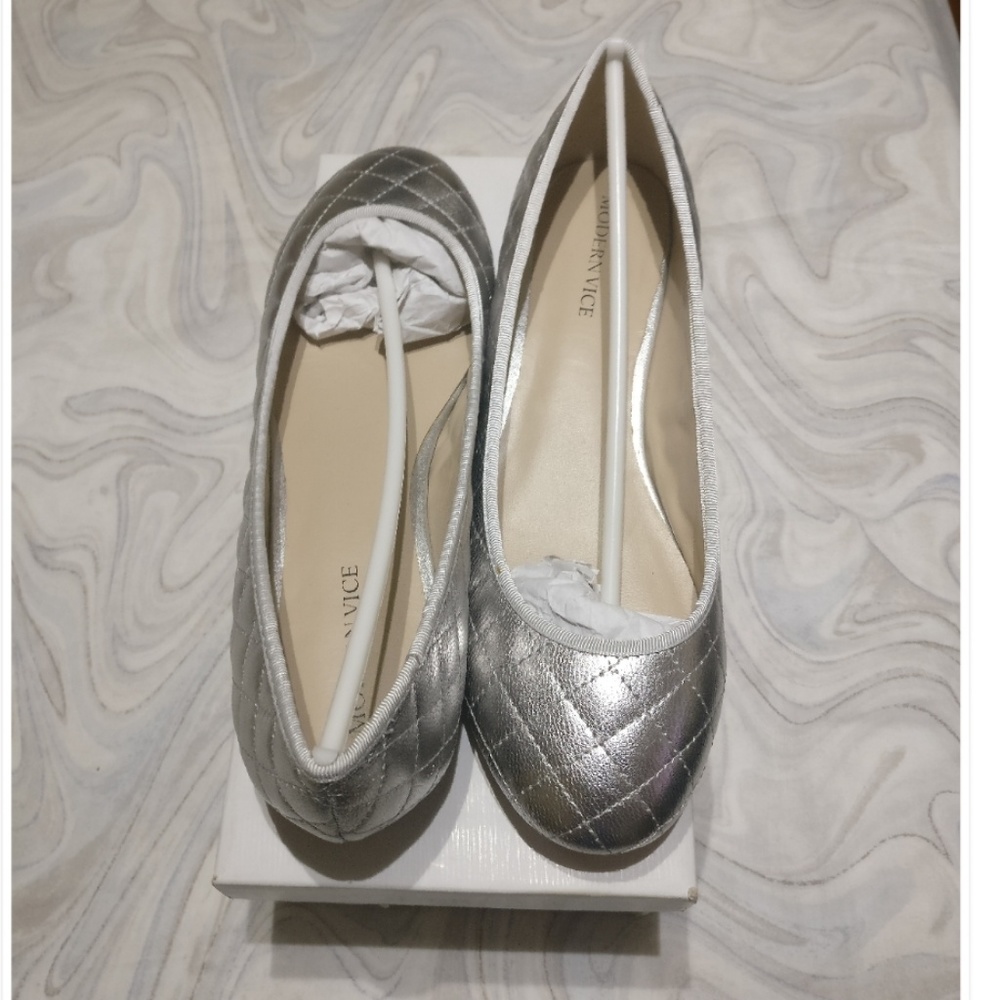 Modern Vice Leather Flat Shoe